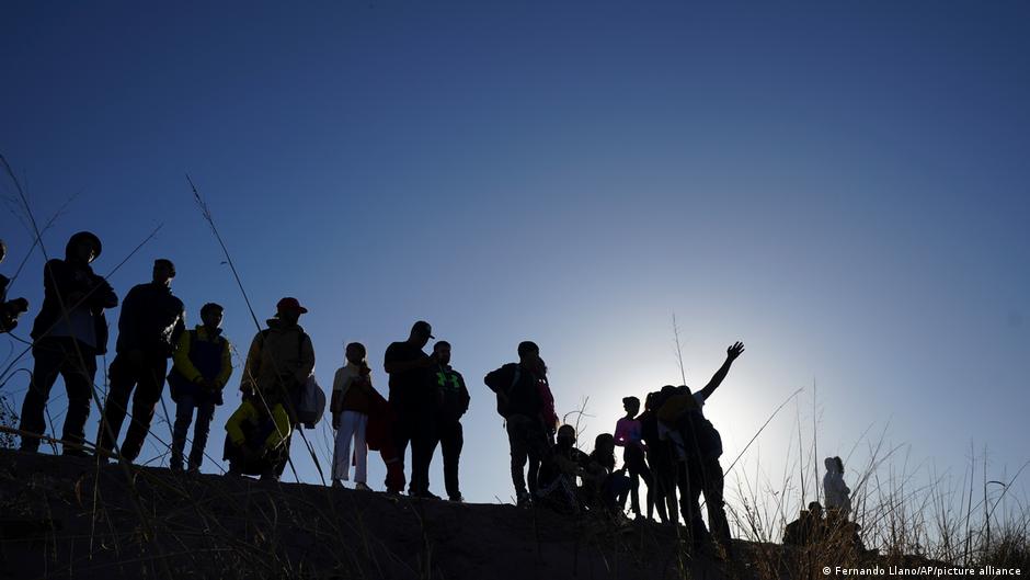 Biden to dispatch 1,500 troops to Mexico border