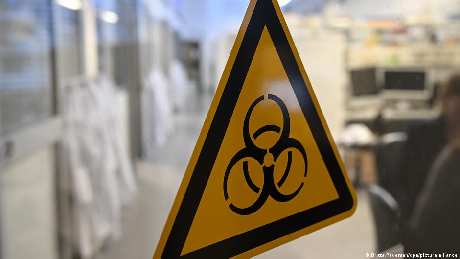 Imponen cuarentena en varios hospitales de Siberia por sospecha de peste pulmonar, mientras el Kremlin descarta el caso