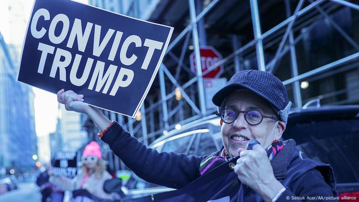 Manifestación a favor de la condena a Donald Trump en Nueva York. Manifestación a favor de la condena a Donald Trump en Nueva York.