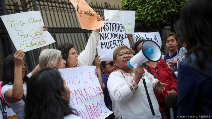 Protesta de activistas tras la muerte de 39 migrantes en Ciudad Juárez (norte). (Archivo: 29.03.2023)