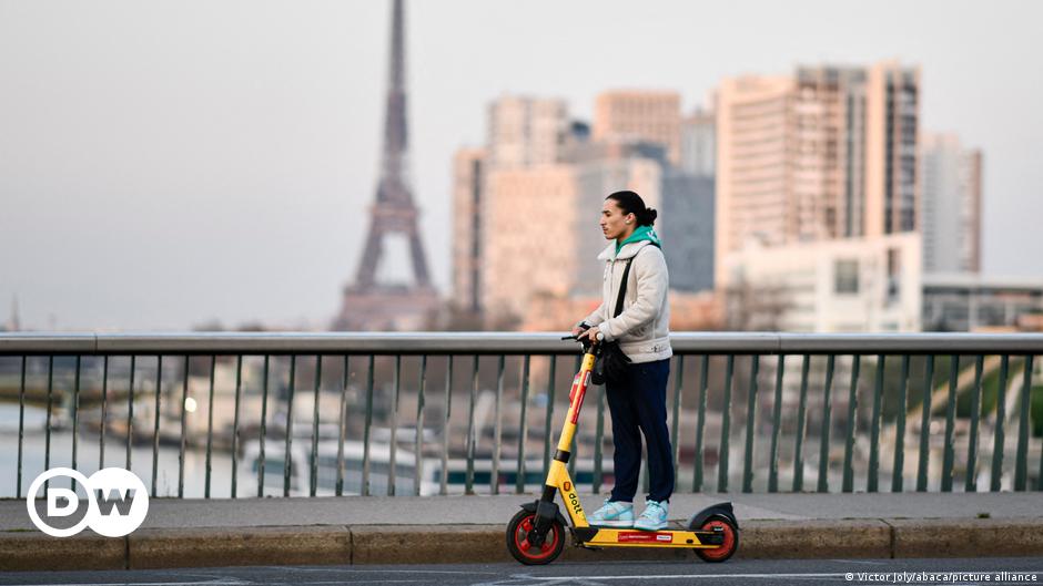 Pariser stimmen für Verbot von Leih-E-Rollern