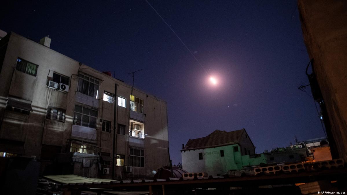 Israel vuelve a atacar aeropuerto internacional de Damasco DW 26/11