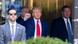 Donald Trump sale de la Torre Trump hacia la Corte de Manhattan con el puño en alto. Donald Trump sale de la Torre Trump hacia la Corte de Manhattan con el puño en alto.