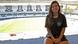 Mayara Vaz, mujer vestida con traje de jugar al fútbol sonríe. Mayara Vaz, mujer vestida con traje de jugar al fútbol sonríe.