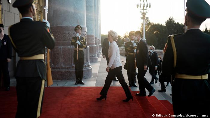 China Macron und von der Leyen mit Xi Jinping