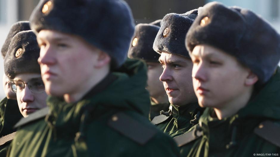 Mobilisani vojni obveznici na žezničkoj stanici u Novosibirsk pre polaska na front, 18.11.2022.