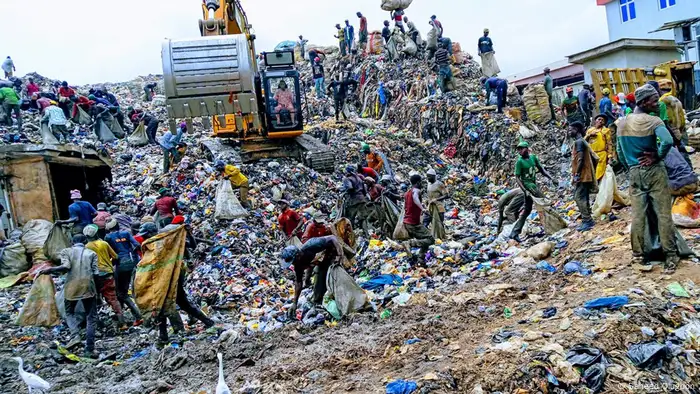 Nigeria I Eine Mülldeponie im Bundesstaat Lagos