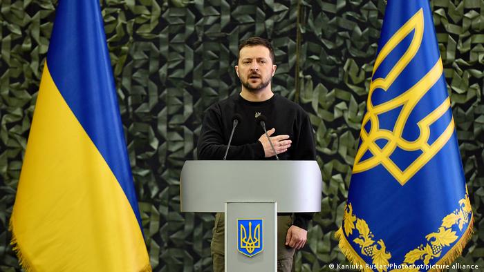 Ukraines Präsident Selenskyj am Rednerpult