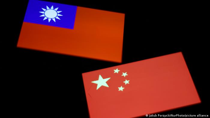 中国驻法大使卢沙野在法国新闻节目上表示，中国会以“一切必要手段”收复台湾，若是不能实现和平统一的目标，就会诉诸其他方式。