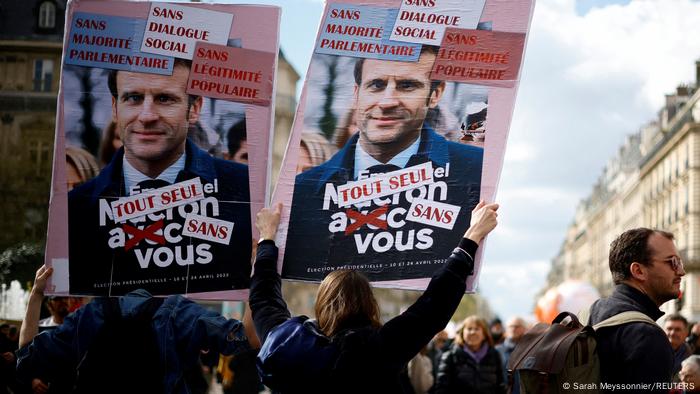 Protesto em Paris pediu que Macron não sancionasse a reforma