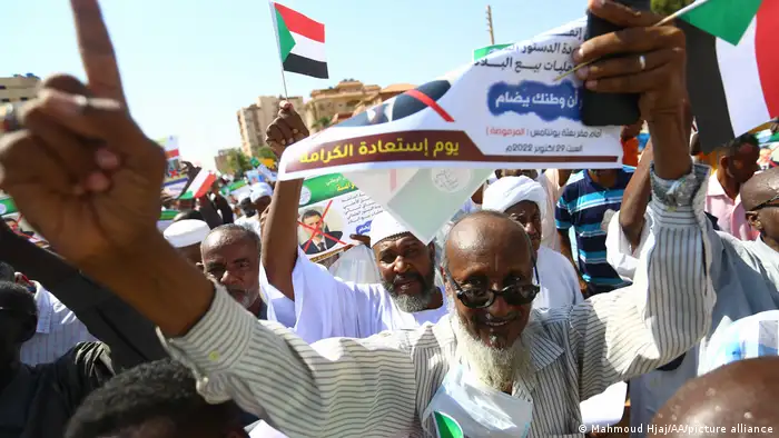 احتجاجات لإسلاميين أمام مقر بعثة الأمم المتحدة في الخرطوم. السودان في 29 أكتوبر / تشرين الأول 2022