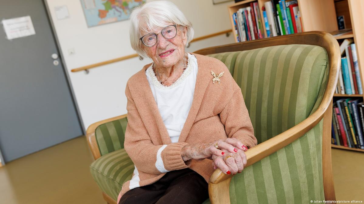 Женщинам 114 лет. Женщины преклонного возраста. Женщинам 114 лет. Стрижки для 60 летних. Причёски для 60 летних женщин.