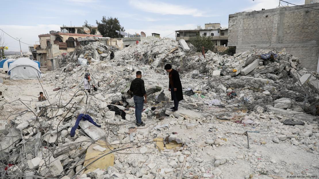 Destroços do terremoto na cidade síria de Jindires, 12/03/2023