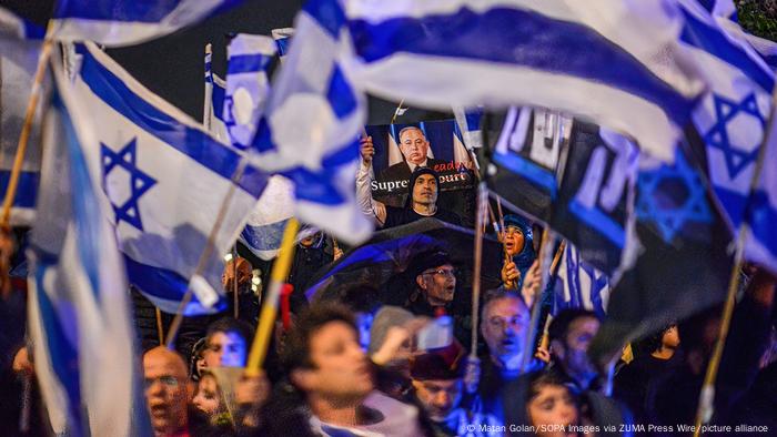 Aniversário do Estado de Israel é marcado por protestos contra mudanças a Justiça 