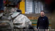 18.4.2023, Avdiivka, Ukraine, Ukraine's President Volodymyr Zelenskiy addresses the Ukrainian service members at a frontline, amid Russia's attack on Ukraine, in Avdiivka, Donetsk region, Ukraine April 18, 2023. Ukrainian Presidential Press Service/Handout via REUTERS ATTENTION EDITORS - THIS IMAGE HAS BEEN SUPPLIED BY A THIRD PARTY.
