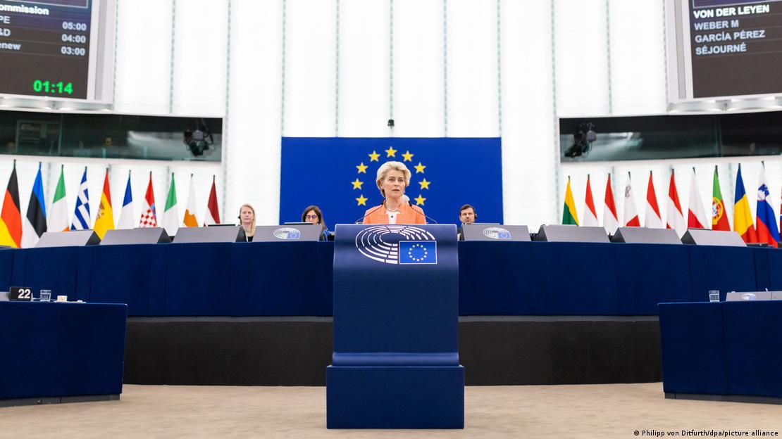 Ursula von der Leyen duk folur para Parlamentit Evropian në Strasburg