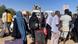 سودانيون يفرون من القتال في الخرطوم (19/4/2023) سودانيون يفرون من القتال في الخرطوم (19/4/2023)
