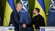 Ukraine aktuell: NATO-Generalsekretär sichert Kiew Hilfe zu