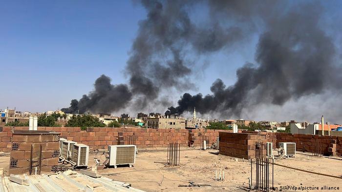Sudan | Rauchsäulen über Khartum