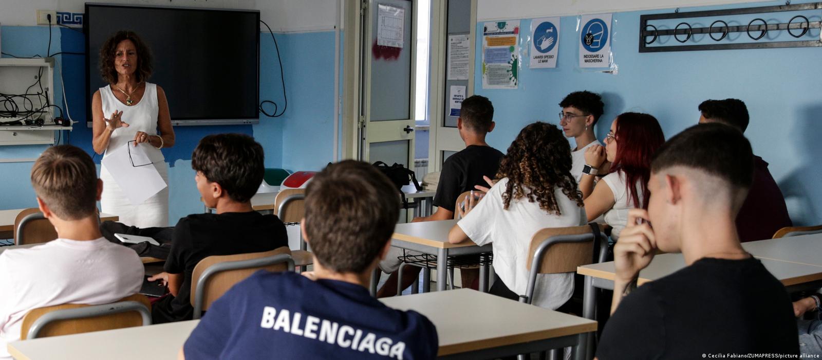 School Teacher Sex Porn - Italy shies away from sex education â€“ DW â€“ 04/23/2023