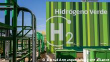 28/03/2023 The Iberdrola green hydrogen plant sits in Puertollano, central Spain, Tuesday, March 28, 2023. Spain wants to be a world leader in the production of green hydrogen, created exclusively from renewable energy drawn from its plentiful sun and wind. (AP Photo/Bernat Armangue)
