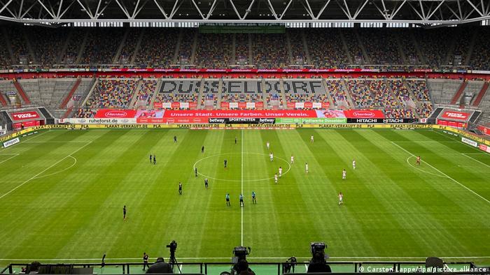 Blick in die leere Fußball-Arena in Düsseldorf