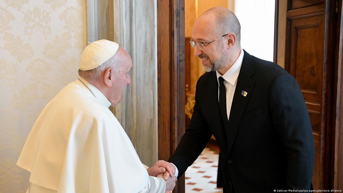 Ukraine updates: PM tells pope call with Xi was productive – DW – 04/28