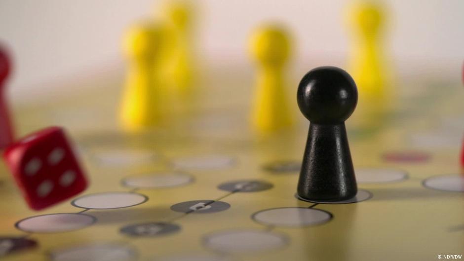 Are We Playing our Lives Away? – DW – 05/02/2023 - Vimarsana News