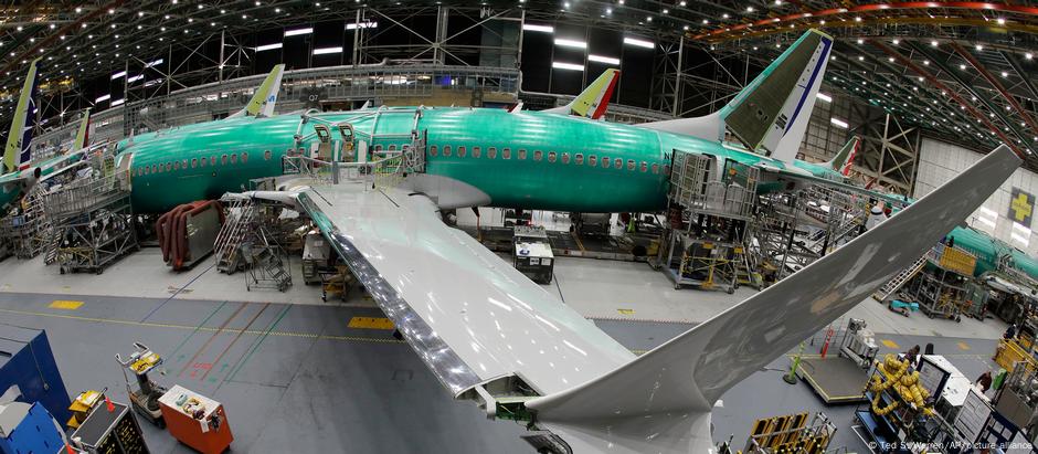 Agências do governo americano encontraram evidências de falhas durante o processo de fabricação dos 737 MAX da Boeing
