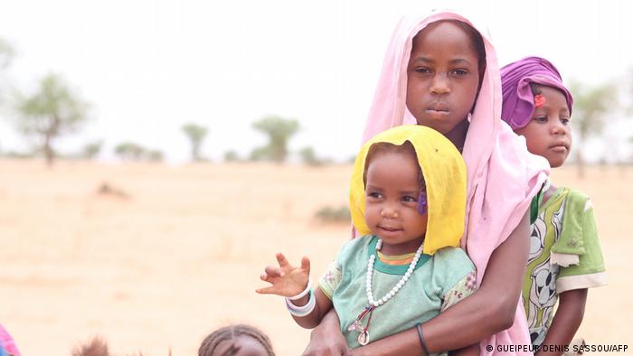 تشكل النساء والأطفال نسبة 70 بالمائة من اللاجئين السودانيين
