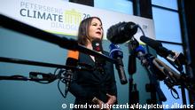 Annalena Baerbock (Bündnis 90/Die Grünen), Außenministerin, äußert sich vor Beginn vom 14. Petersberger Klimadialog im Auswärtigen Amt. Zur zweitägigen Klimakonferenz der Bundesregierung werden Teilnehmer aus etwa 40 Staaten erwartet. +++ dpa-Bildfunk +++