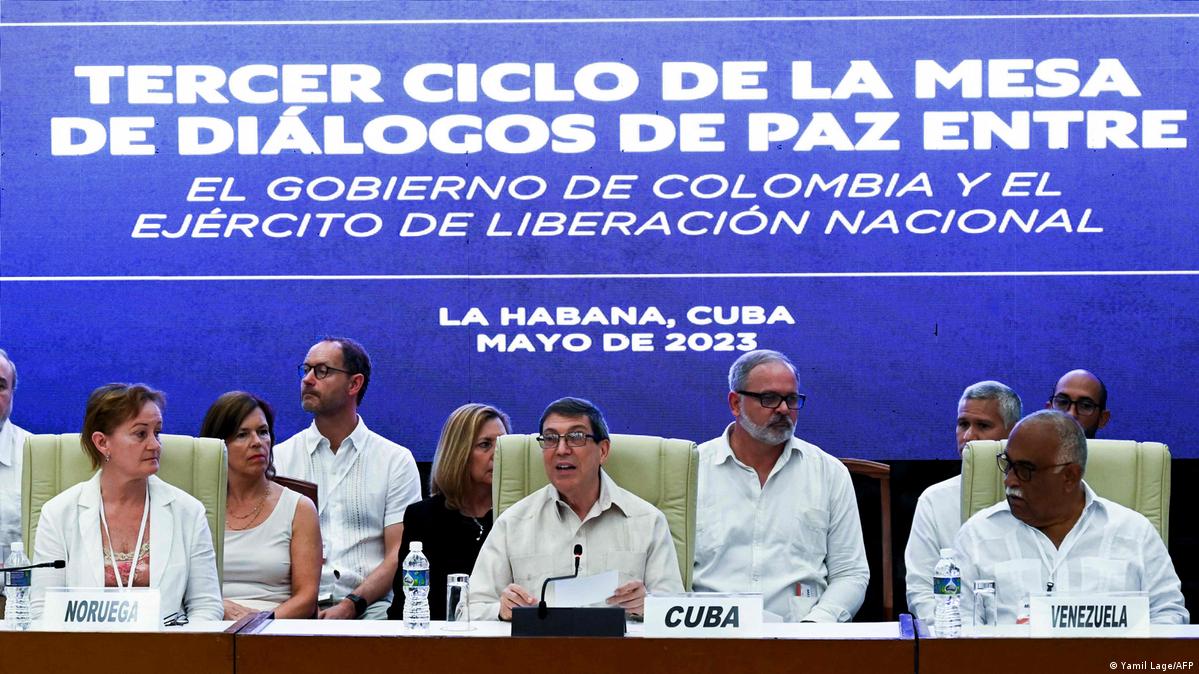 Gobierno de Colombia retomará diálogos de paz con ELN