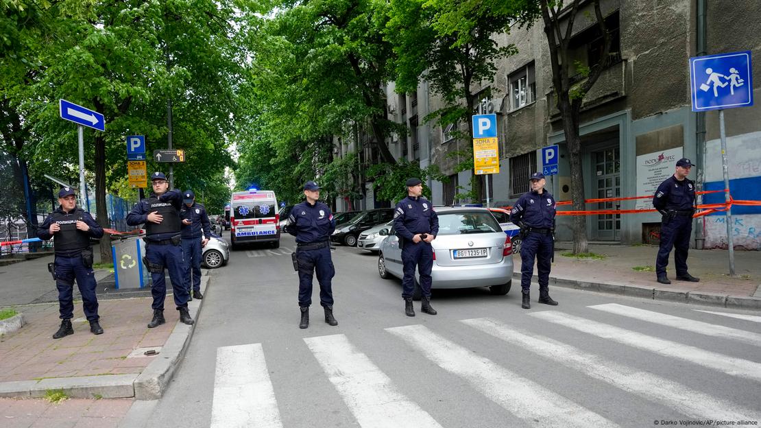 Kriminaliteti në Serbi: Policia rrethon një shkollë në Beograd pas një sulmi në amok me armë