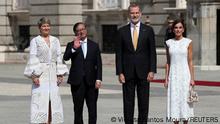 ++++in der mobilen Ausspielung sind im Hochformat u Quadrat NUR die Herren zu sehen++++3.5.2023, Madrid**
Colombia's President Gustavo Petro, first lady Veronica Alcocer, Spanish King Felipe VI and Queen Letizia pose as they meet at the Royal Palace, in Madrid, Spain, May 3, 2023. REUTERS/Violeta Santos Moura