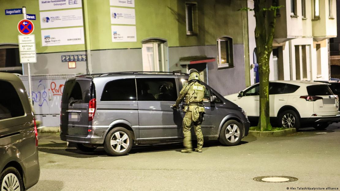 Калабриската мафија Ндрангета оперира и во Германија: Фотографија од германска полициска рација против осомничени членови на мафијата на 3 мај 2023