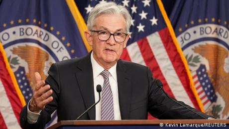 Fed erhöht Leitzins zum zehnten Mal in Folge