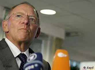 德国财长朔伊布勒就救助希腊问题接受采访
