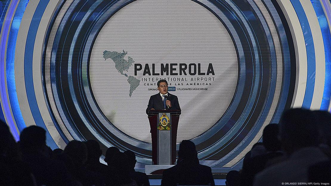 El expresidente Juan Orlando Hernández inauguró el aeropuerto en octubre de 2021.