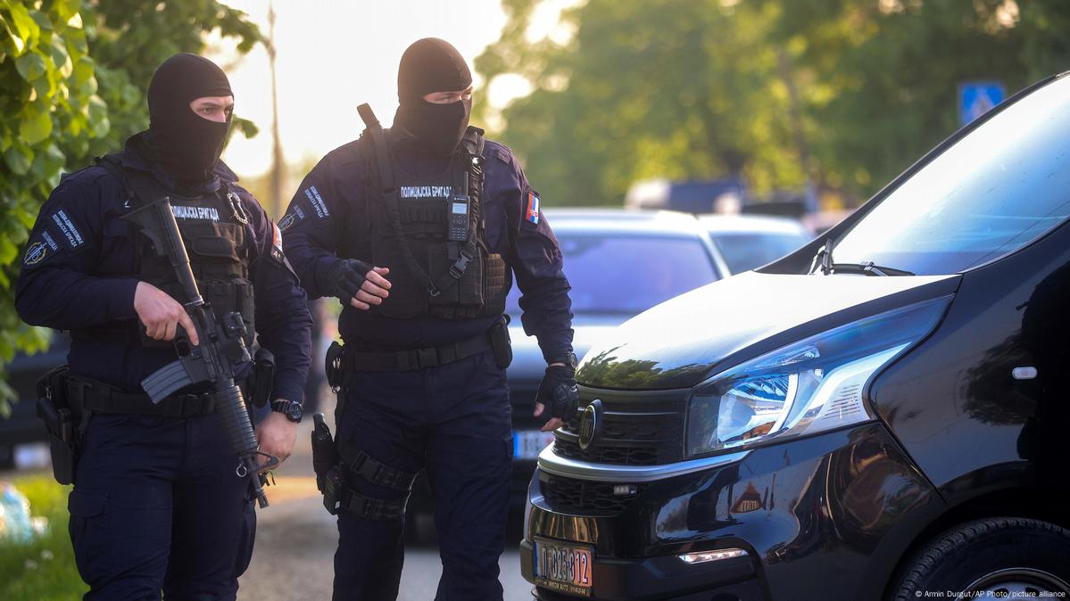 Serbia: Police arrest suspect in second mass shooting – DW – 05/05/2023