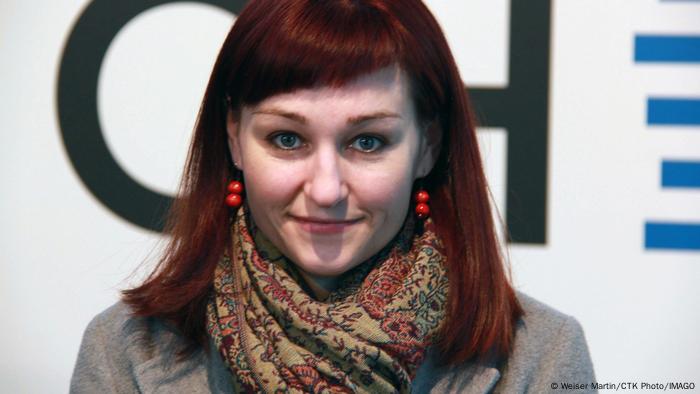 Die tschechische Schriftstellerin Katerina Tuckova auf einer Porträtaufnahme 