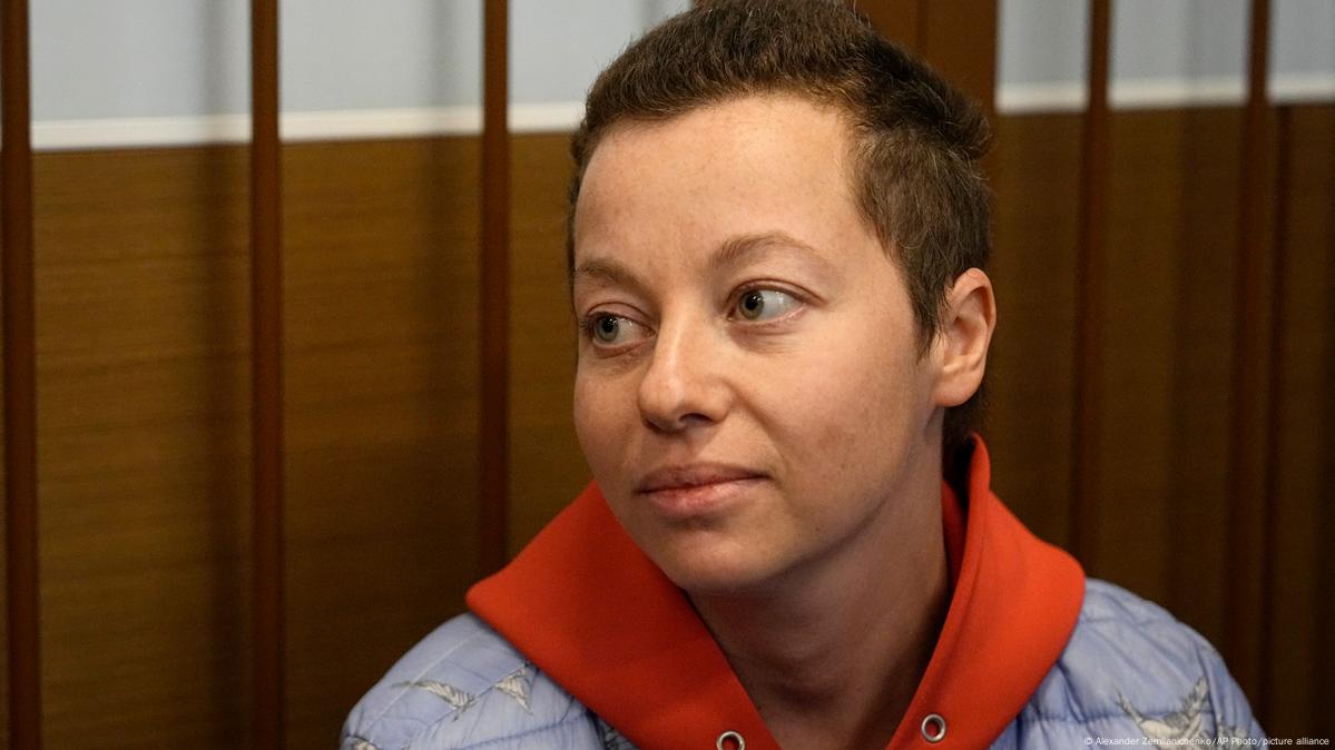 Режиссер Женя Беркович обжаловала свой арест – DW – 12.05.2023