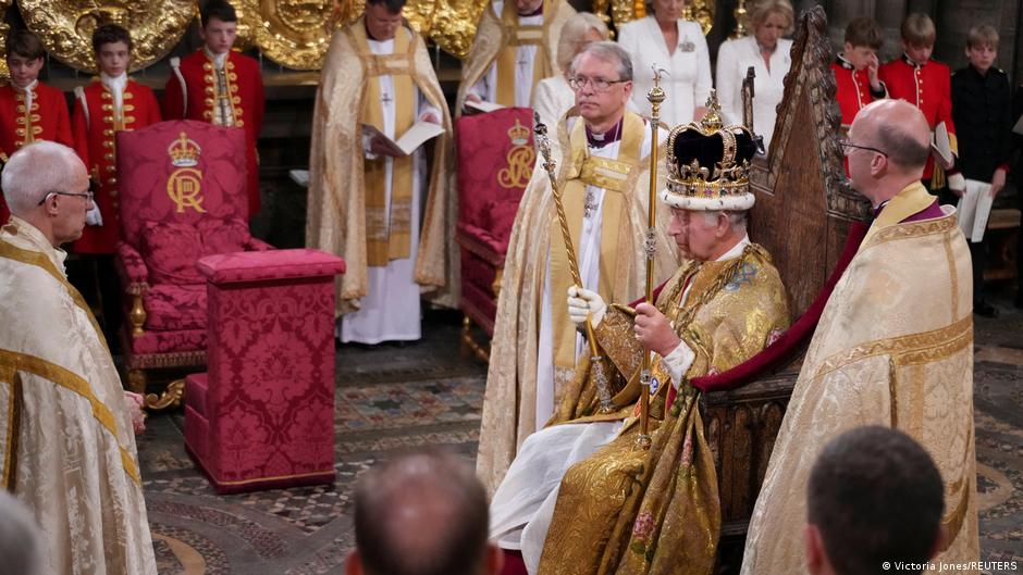 Charles III crowned king — as it happened – DW – 05/06/2023 - Vimarsana News