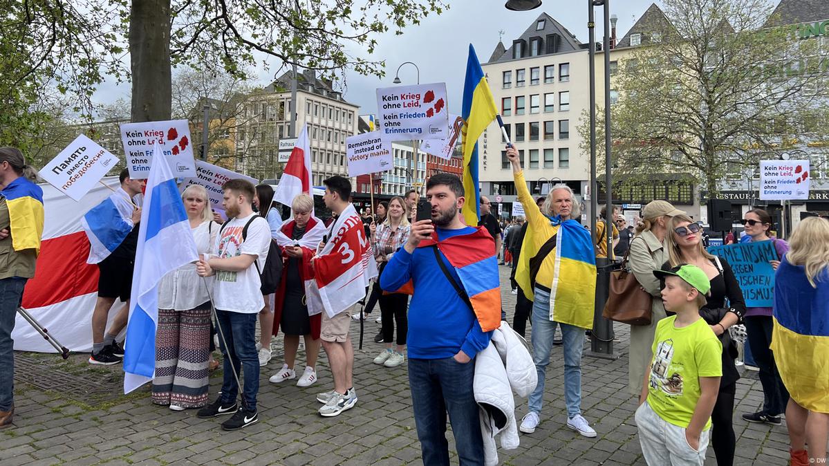 Как в ФРГ прошел пророссийский митинг и кто ему противостоял – DW –  07.05.2023