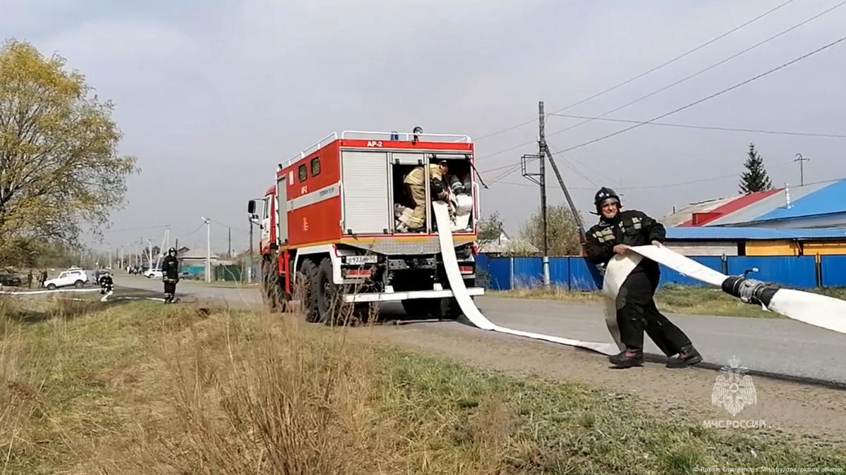 В Курганской области лесные пожары грозят населенным пунктам – DW –  08.05.2023