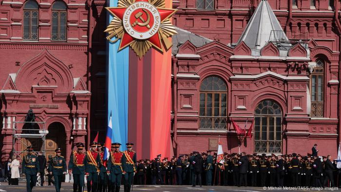 Parade auf dem Roten Platz in Moskau 