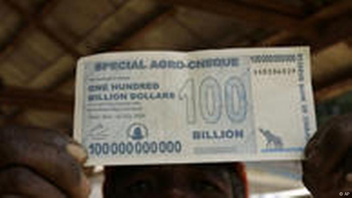 Zimbabue: una nota de 100 mil millones de dólares.