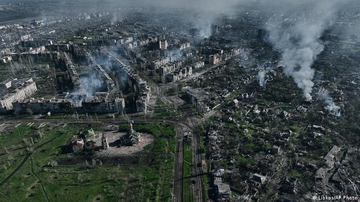 烏克蘭總統澤連斯基承認，巴赫穆特整座城市幾乎被完全摧毀。