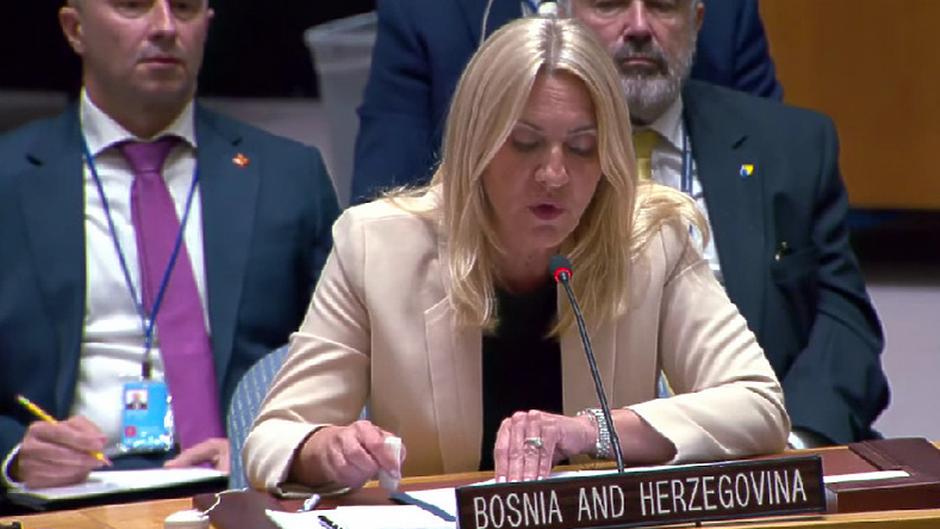 Sankcije su ukinute i članici Predsedništva BiH Željki Cvijanović, koja je poručila da je reč o važnom koraku ka „deblokadi odnosa sa SAD“