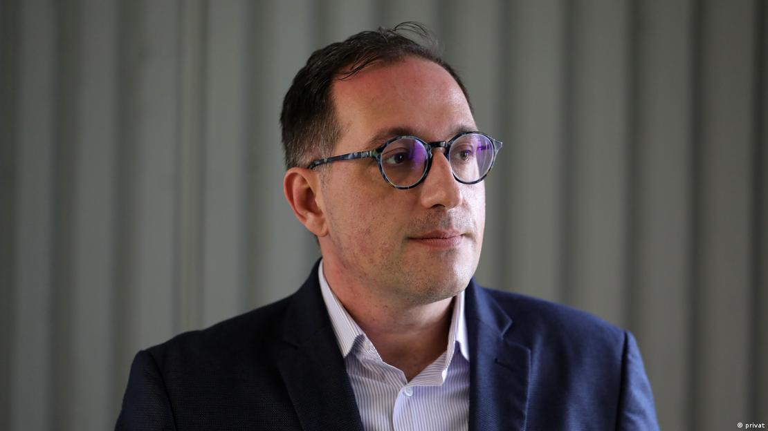 Комуникологот Бојан Кордалов