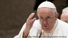 El papa pide políticas con visión de futuro para aumentar la tasa de natalidad en Europa
